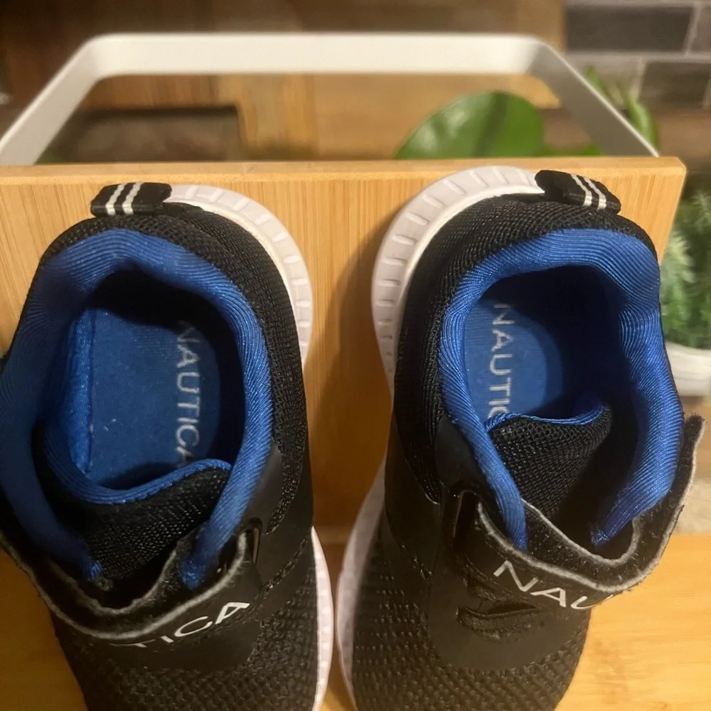 Nautica lightweight breathable